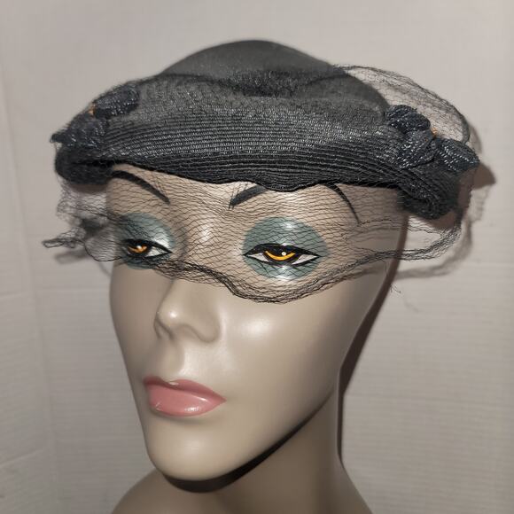 Vintage Black Pillbox Hat Veil 1940s 50s Noir Goth Mourning Pinup Rockabilly main image 8